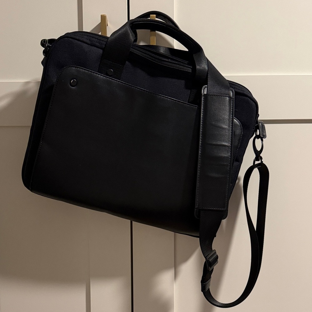 HP Black Nylon Computer Bag